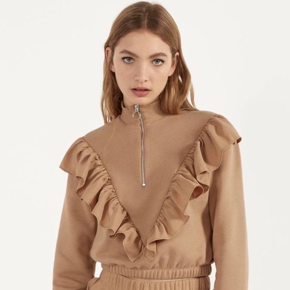 🪡 Handmade 🧵 Ruffle Sweatshirt - Picture 1 of 6